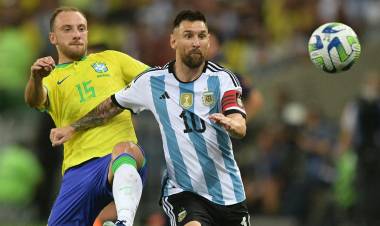 SCALONI DIO LA LISTA: MESSI A LA CABEZA Y PRIMERA CITACIÓN PARA EL "COLO" BARCO