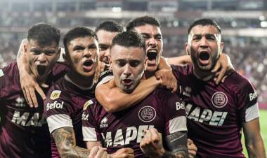 LANÚS LE SACÓ EL INVICTO A RACING EN UNA NOCHE DE BAILE Y EMOCIÓN