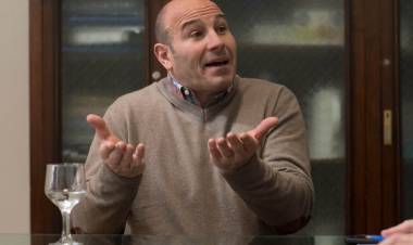 MARTINIANO MOLINA, CON DOBLE RACIÓN: COBRARÁ SU SUELDO COMO DIPUTADO Y A LA VEZ TENDRÁ PROGRAMA EN LA TV PÚBLICA