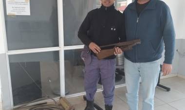 INGRESARON A UN CAMPO, ROBARON Y TERMINARON DETENIDOS