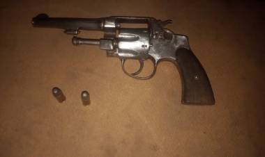  DETIENEN A UN HOMBRE POR TENTATIVA DE FEMICIDIO, LESIONES Y TENENCIA ILEGAL DE ARMA DE FUEGO