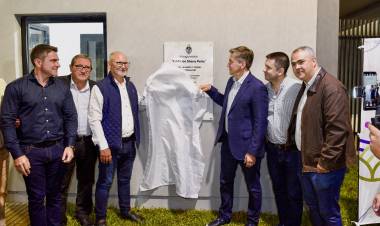 EL GOBERNADOR ZDERO INAUGURÓ COMPLEJO HABITACIONAL CON 32 DEPARTAMENTOS EN SÁENZ PEÑA