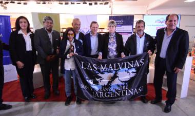 EDUCACIÓN PRESENTÓ LA OLIMPIADA PROVINCIAL HISTORIA DE MALVINAS EN LA FERIA DEL LIBRO