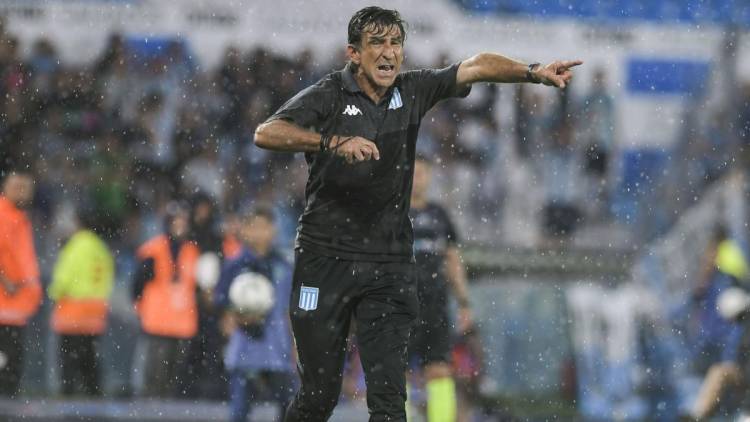 COSTAS NO SE ACHICA: "RACING LE PUEDE COMPETIR A RIVER Y BOCA"