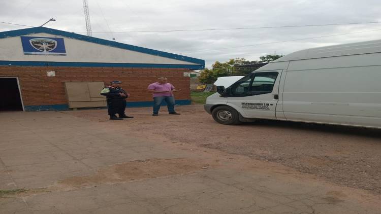 AGENTES VIALES SECUESTRARON UN VEHÍCULO CON ANOMALÍAS 