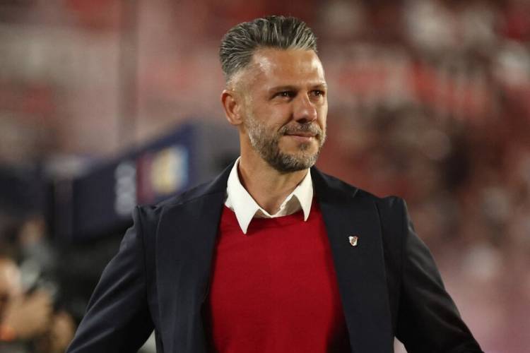 DEMICHELIS Y UNA SILBATINA DEMASIADO CRUEL
