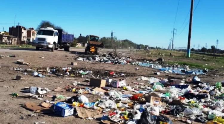 UN NENE JUGABA EN UN BASURAL Y LE EXPLOTÓ UN PARLANTE EN LA CARA: PERDIÓ UN DEDO