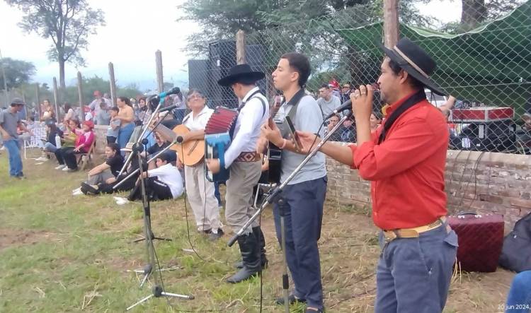 1º EVENTO TRADICIONALISTA EN COLONIA ELISA: EL CONCEJAL FIDEL IBARRA AGRADECIÓ EL ACOMPAÑAMIENTO DEL GOBIERNO PROVINCIAL 