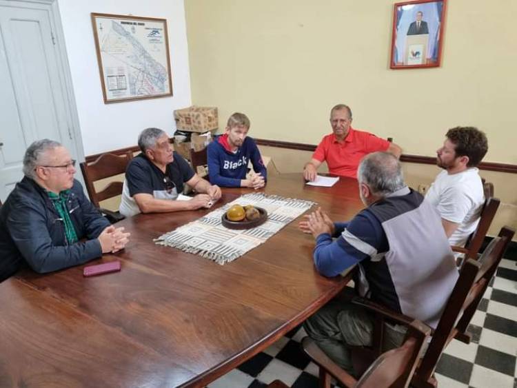 EL INTENDENTE ADALBERTO PAPP SE REUNIÓ CON DIRIGENTES DEL AEROCLUB PARA PLANIFICAR "VILLA ÁNGELA VUELA 2024"