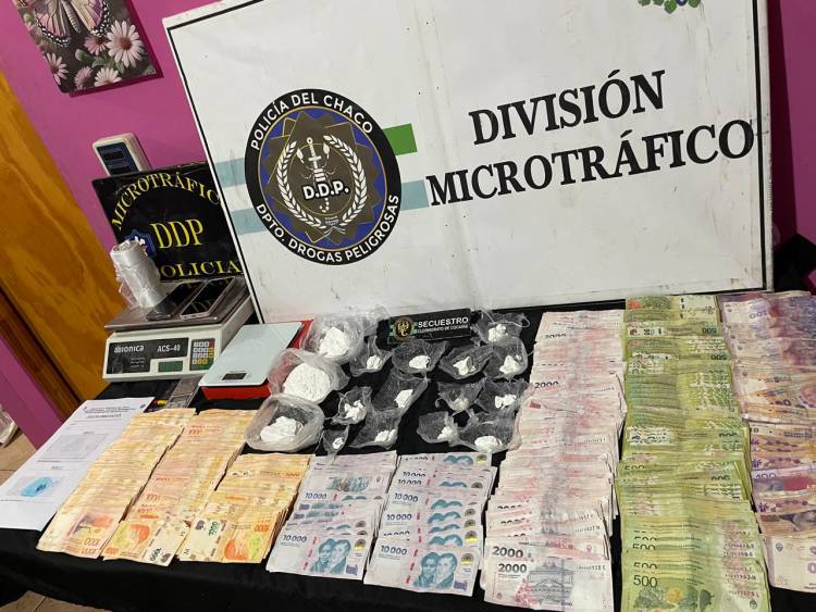SECUESTRAN DROGA Y DINERO EN EFECTIVO EN EL BARRIO DON SANTIAGO III