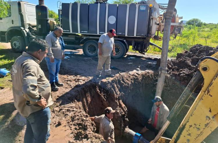 SÁENZ PEÑA: SAMEEP REPARÓ CAÑERÍA Y SE RESTABLECE EL SERVICIO DE AGUA POTABLE