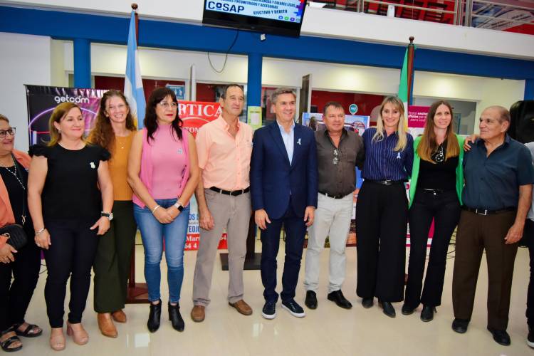 JUAN J. CASTELLI: EL GOBERNADOR ZDERO ACOMPAÑÓ EL 72° ANIVERSARIO DE LA COOPERATIVA DE SERVICIOS ANTONIO PORTILLO