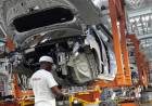EL PLAN NO MARCHA SOBRE RUEDAS: NISSAN PARALIZÓ LA PRODUCCIÓN