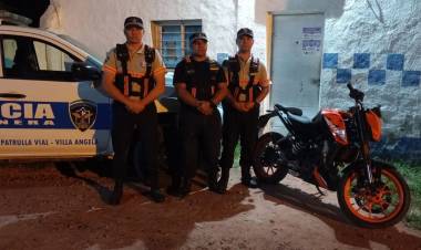 POLICÍA CAMINERA DIO CON DOS MOTOCICLETAS CON PEDIDO Y DOCUMENTACIONES FALSAS 