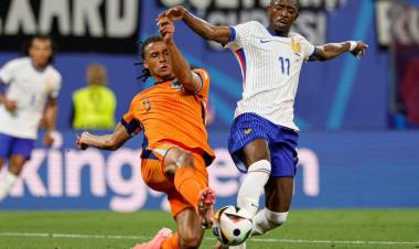 FRANCIA Y PAÍSES BAJOS IGUALARON SIN GOLES POR EL GRUPO D DE LA EUROCOPA