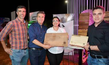 SÁENZ PEÑA: EL GOBERNADOR ZDERO ACOMPAÑÓ LA 3ra. EDICIÓN DE LA EXPO “VIVÍ LA TERMAL 2025”