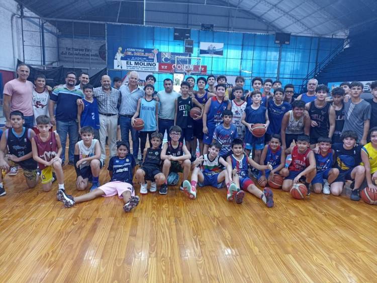 FUNCIONARIOS EN EL CLUB VILLA SAN MARTÍN: “ACOMPAÑAMOS A CADA INSTITUCIÓN, COMO NOS PIDE EL GOBERNADOR”