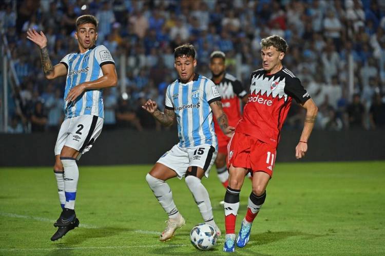 RIVER NO PUDO CON ATLÉTICO Y HUBO POLÉMICA EN TUCUMÁN