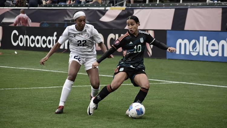 ARGENTINA LOGRÓ LA PRIMERA VICTORIA AL GANARLE A REPÚBLICA DOMINICANA