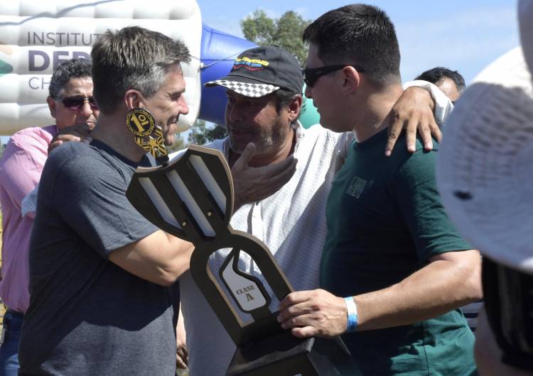 VILLA ÁNGELA: EL GOBERNADOR ACOMPAÑÓ EL CAMPEONATO DE AUTOMOVILISMO 