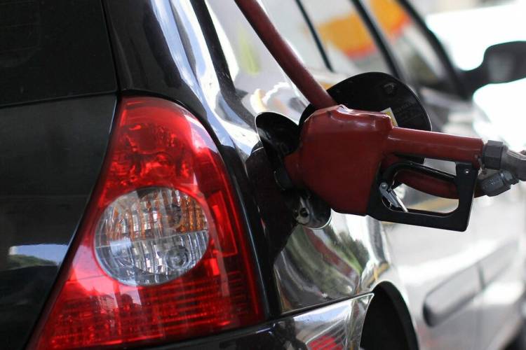 LOS COMBUSTIBLES ACUMULAN UNA SUBA DE CASI 200 POR CIENTO DESDE QUE GANÓ MILEI