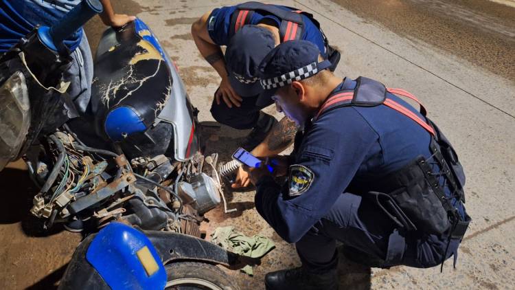 CAMINERA RECUPERÓ DOS MOTOS ROBADAS Y DETUVO A UN JOVEN CON PEDIDO DE CAPTURA 