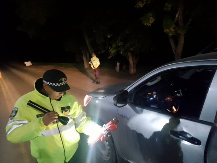 CAMINERA SECUESTRO UN AUTO ADULTERADO, 4 MOTOS, DETECTÓ 33 ALCOHOLEMIAS Y LABRÓ 347 ACTAS VARIAS 