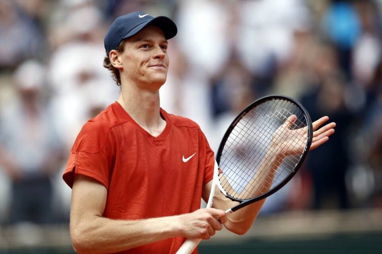 JANNIK SINNER, NUEVO MONARCA DEL TENIS, ENCABEZA EL RANKING ATP