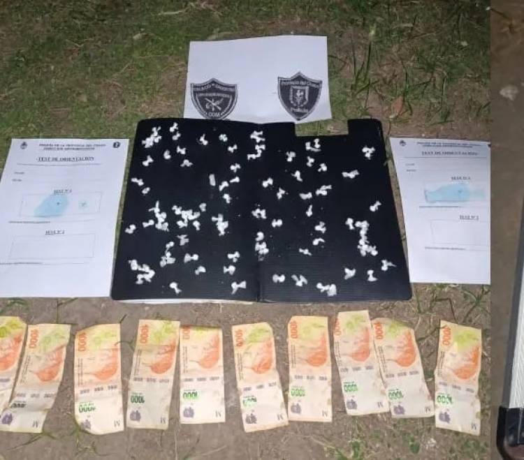 CAMINABA CON MÁS DE 90 BOCHITAS DE COCAÍNA Y FUE DETENIDA