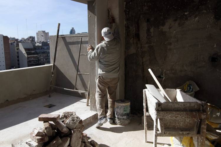 SE DISPARA LA RECESIÓN AL COMPÁS DEL PLAN DE AJUSTE