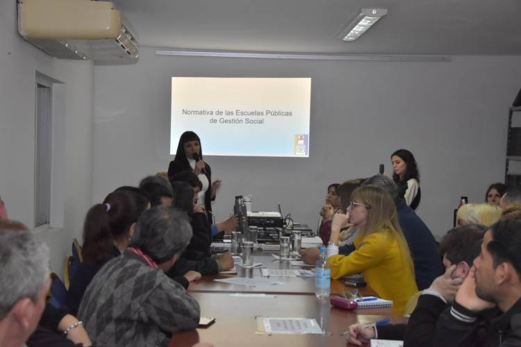 RECOGEN APORTES PARA PROYECTO DE LEY DE INSTITUCIONES EDUCATIVAS DE GESTIÓN SOCIAL