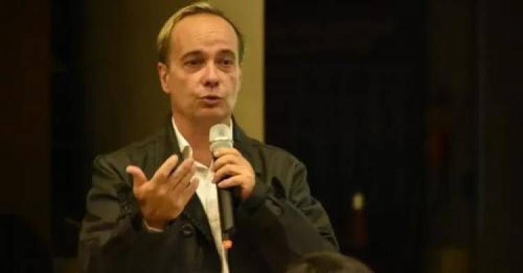 "LA LIBERTAD AVANZA CRUZÓ A PÉREZ PONS"