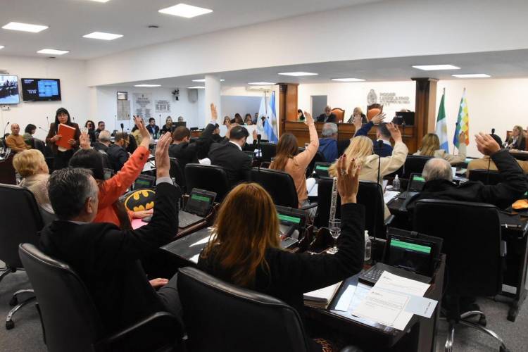 SESIÓN EXTRAORDINARIA: SE APROBÓ LA ADHESIÓN DE LA PROVINCIA AL "RIGI"